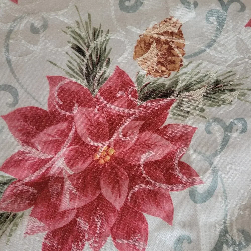 Poinsetta Holly Mistletoe Pinecone Patterned Cloth Napkins Christmas‎ Holiday 4